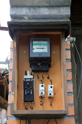 老式电表的历史与工作原理